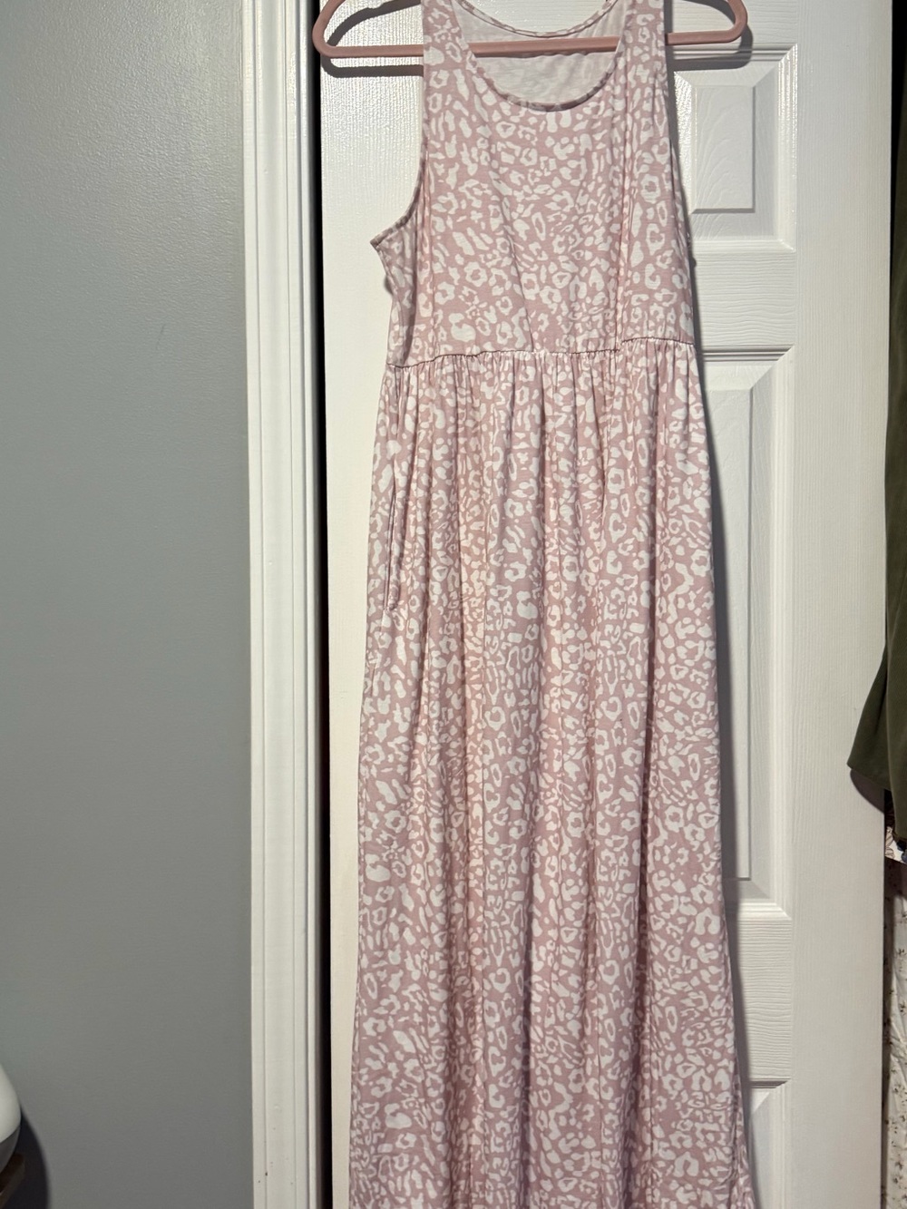 Sleeveless Pink Leopard-Print Maxi Dress
